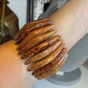 Stretchable Handmade Wooded Bracelet